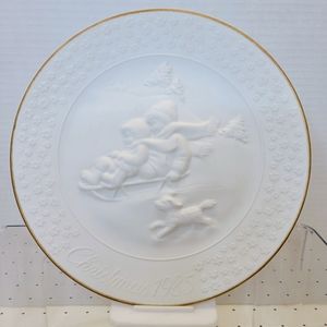 VTG 80"S AVON "A CHILD'S CHRISTMAS" PORCELAIN PLATE TRIMMED WITH 24K GOLD